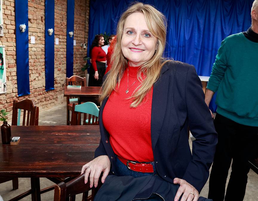 Proč musí manžel Reginu Řandovou nosit do schodů a proč ztroskotaly její letní plány