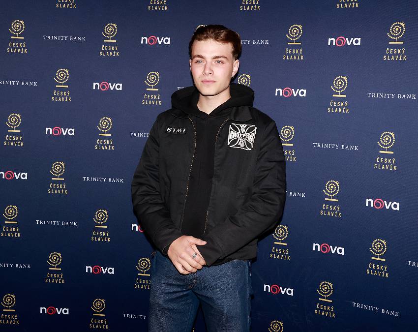 Fešák Šimon Opp na koncertech chytá podprsenky, kalhotky i ponožky od fanynek