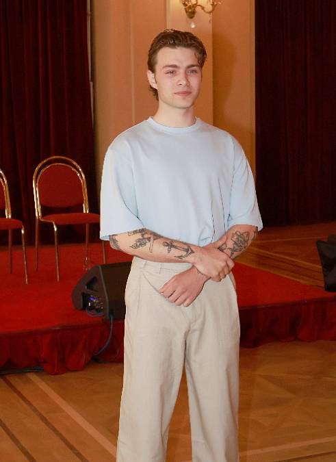 Fešák Šimon Opp na koncertech chytá podprsenky, kalhotky i ponožky od fanynek
