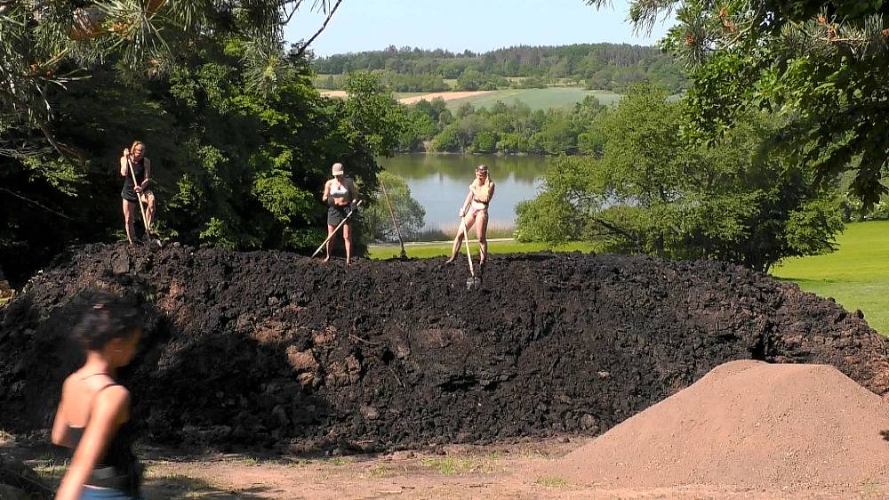 Na Farmě to vře: Filip slíbil Karimě peklo a ostatní jen přihlížejí