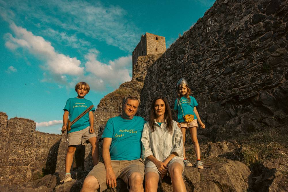 Skvělé obsazení a povědomé situace přináší do kin poctivou českou zábavu pro celou rodinu