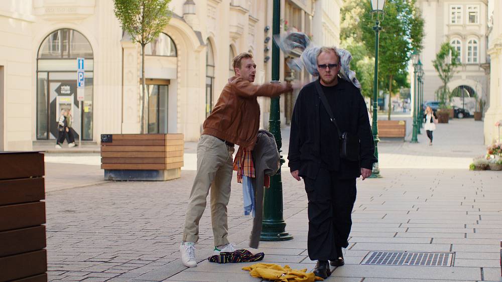 V jednom městě se během jediného léta stane víc než za celý život. Hvězdná komedie míří na Oneplay