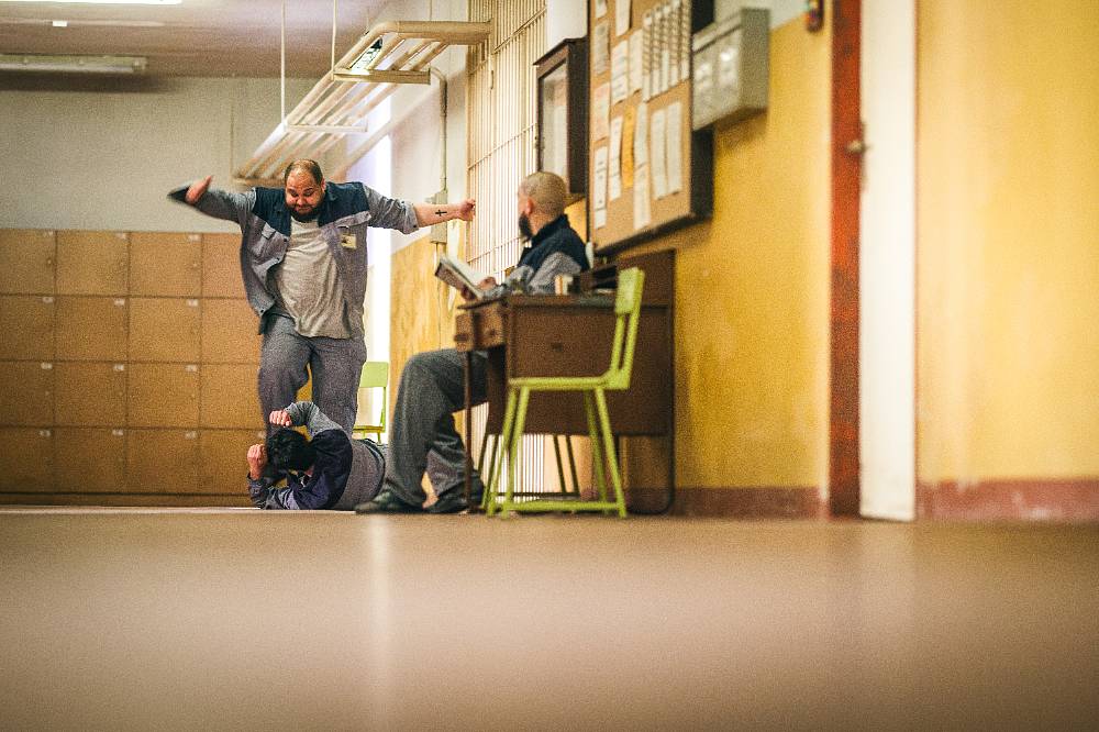 Režisér hitu Most! chystá novinku. Místo drsného dramatu ukáže nudu a absurditu
