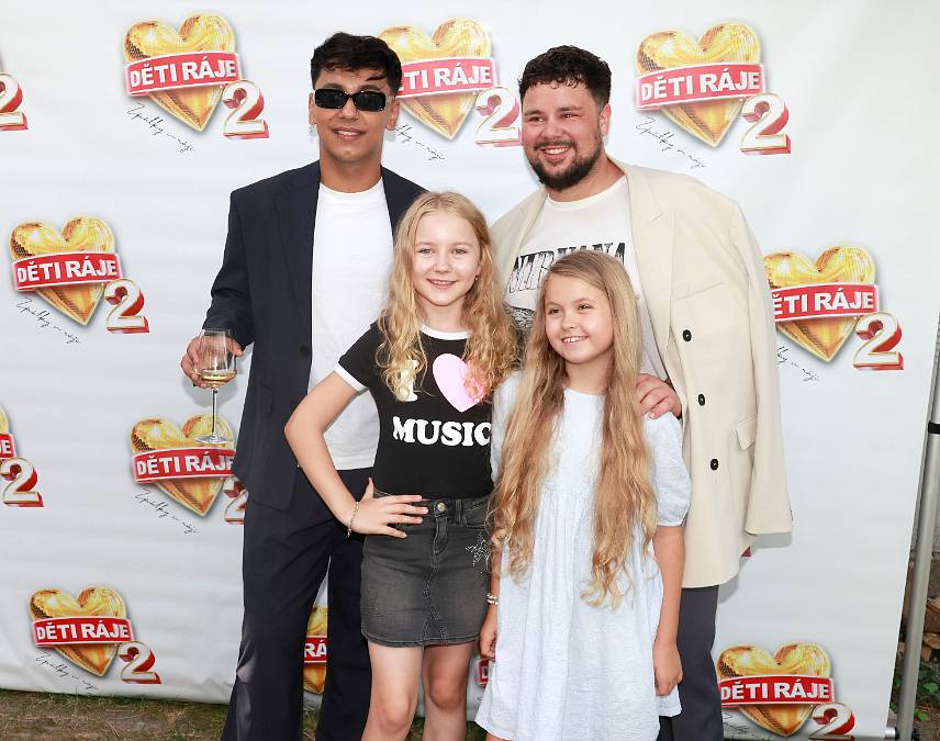 Hrála po boku dcery Johnnyho Deppa, a to v září půjde teprve do šesté třídy. Znáte tuto dětskou herečku?