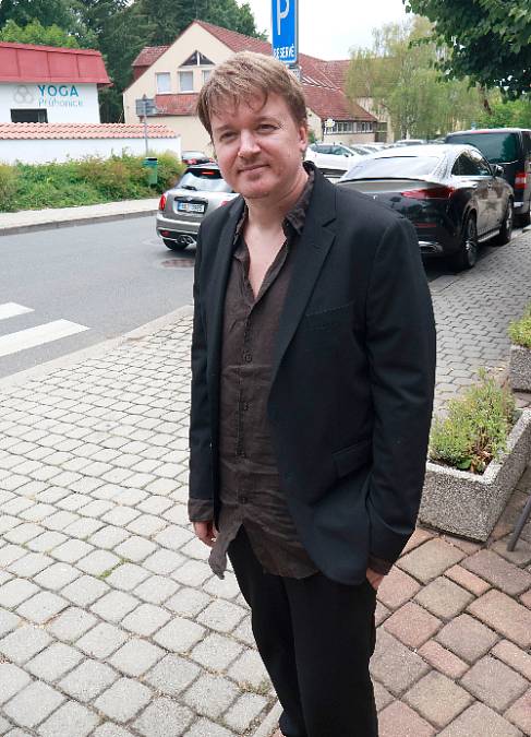 Scénárista Petr Kolečko by rád měl dalšího potomka, jeho manželka má na věc jiný názor