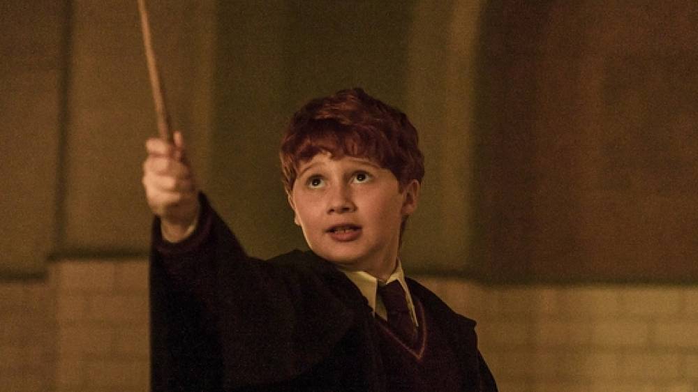Harry Potter se vrací, ale tentokrát bude všechno jinak. Nové záběry ukázaly svět, který fanoušci poznají až překvapivě dobře