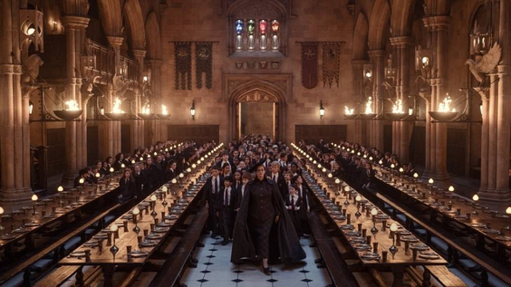 Harry Potter se vrací, ale tentokrát bude všechno jinak. Nové záběry ukázaly svět, který fanoušci poznají až překvapivě dobře