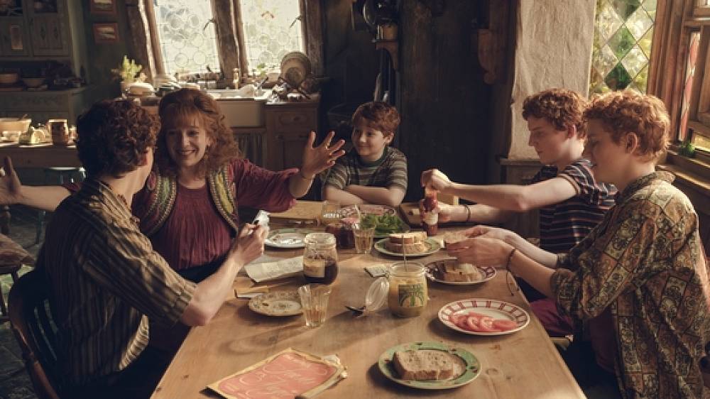 Harry Potter se vrací, ale tentokrát bude všechno jinak. Nové záběry ukázaly svět, který fanoušci poznají až překvapivě dobře