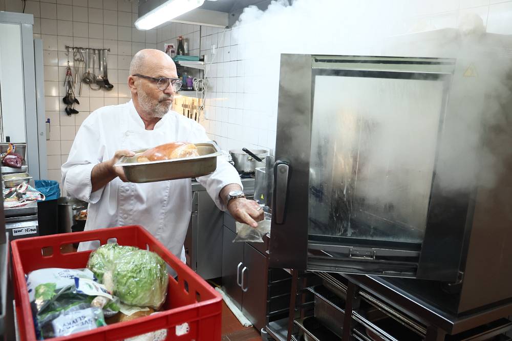 Zdeněk Pohlreich zasahuje v Jincích: Restauraci bývalého poslance trápí dluhy i chaotická kuchyně
