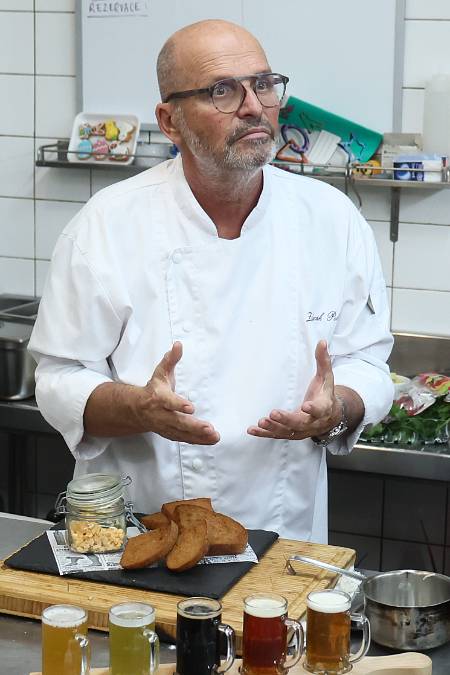 Zdeněk Pohlreich zasahuje v Jincích: Restauraci bývalého poslance trápí dluhy i chaotická kuchyně