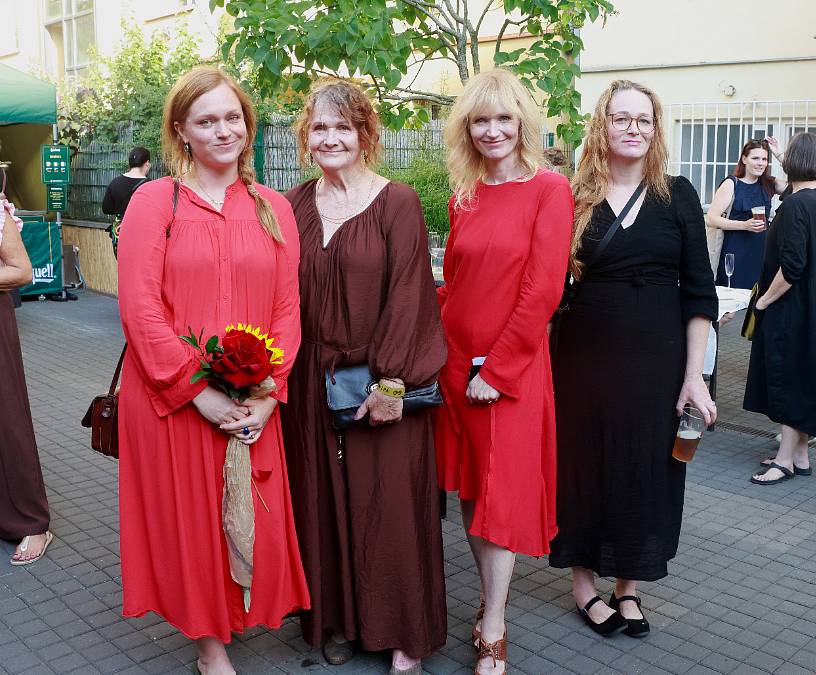 Romantika pod širým nebem: Ester Geislerová si vzala o 10 let mladšího kolegu
