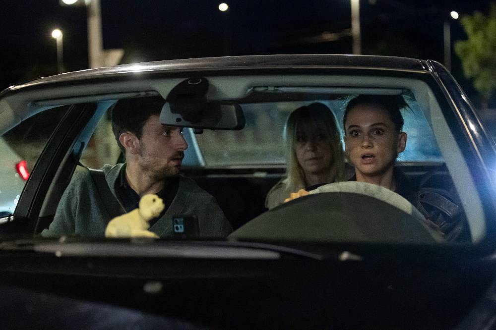 Boží plán: Ztřeštěná Jůlie je zpět v Praze a nějak se musí živit