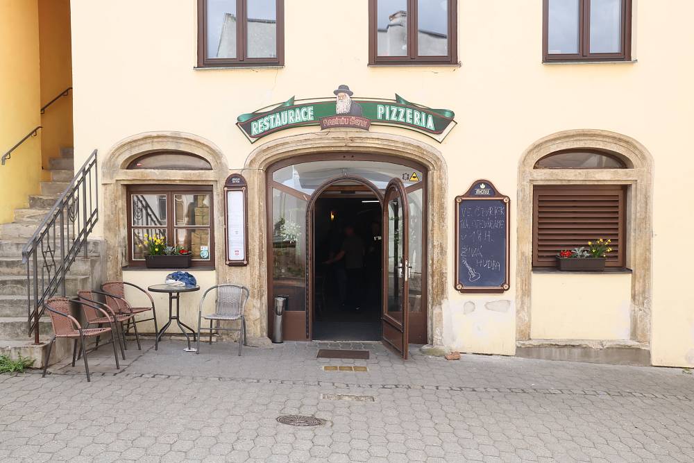 Golem by z restaurace utekl. Pohlreich dorazí do podniku v unikátní židovské čtvrti a nestačí se divit