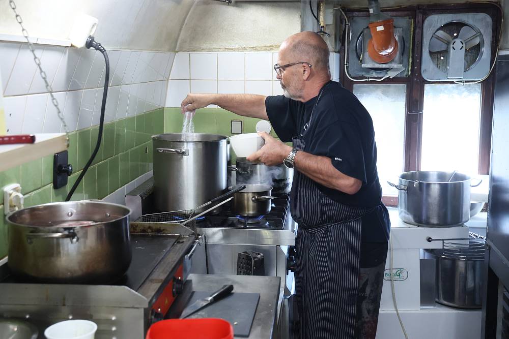 Golem by z restaurace utekl. Pohlreich dorazí do podniku v unikátní židovské čtvrti a nestačí se divit