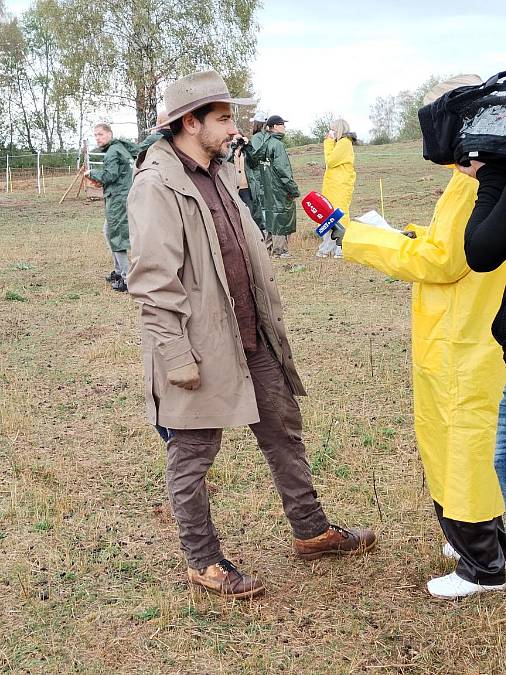 Déšť je neodradil. Na místo, kam míří davy turistů, dorazili novináři i letos