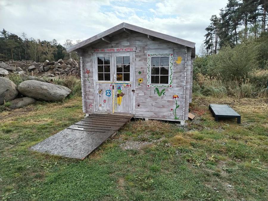 Déšť je neodradil. Na místo, kam míří davy turistů, dorazili novináři i letos