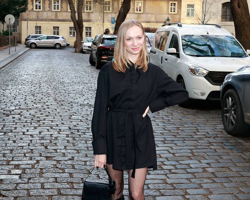 Táňa Malíková překvapila novou image na premiéře seriálu Oddíl B