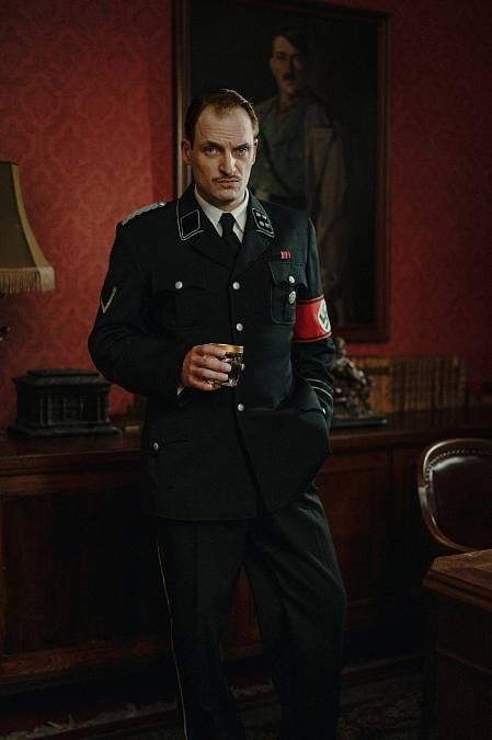 Jedna žena, dvě identity a tajemství, které si nesla celý život. Silné české drama míří na obrazovky