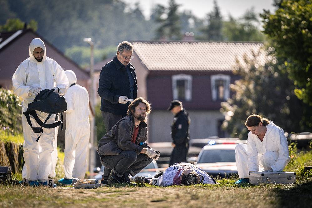 Dva noví policisté zamíchají kartami Specialistů. Jeden dostává druhou šanci, druhý musí teprve ukázat, co v něm je