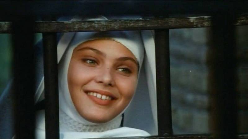 Ornella Muti ve scéně filmu Le Monache di Sant'Arcangelo (1973),