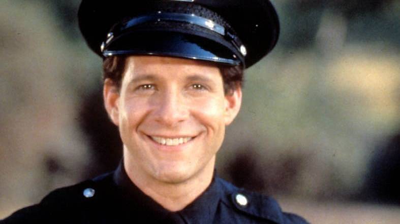 Steve Guttenberg v roli Mahoneyho