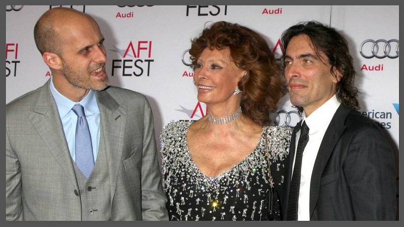 Edoardo Ponti, Sophia Loren, Carlo Ponti  v roce 2014