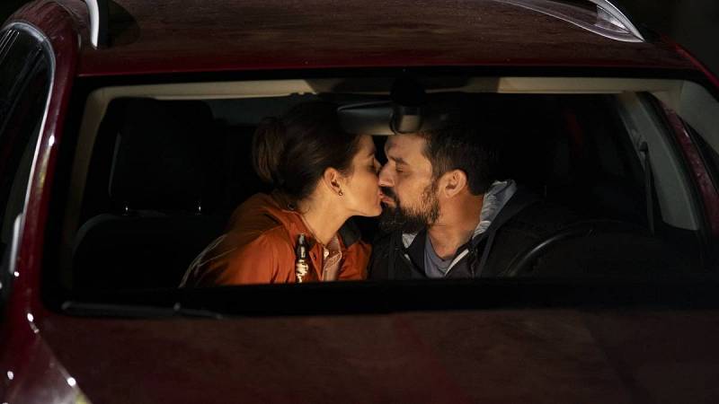 Dokáže tento polibek znovu slepit vztah Karly a Máry?