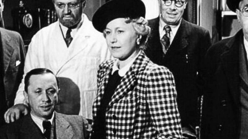 Olga Scheinpflugová na premiéře filmu Bílá nemoc, 21. prosince 1937 v pražském kině Alfa
