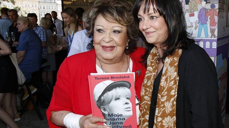 Jiřina Jirásková a Tereza Brodská.