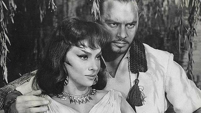 Gina Lollobrigida a Yul Brynner ve filmu Solomon and Sheba, 1959