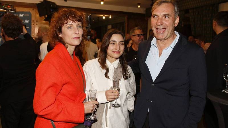 Jiří Macháček s přítelkyní Kristýnou a s dcerou Bertou