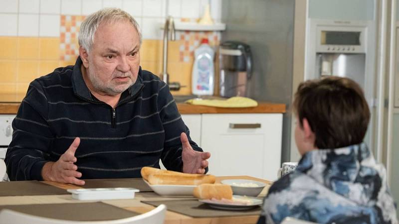 Lumír při rozhovoru s Lexíkem