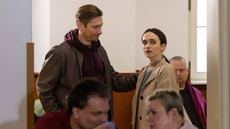 Helena přijde za Lukášem.