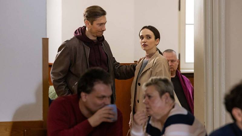 Rosťa nakonec není moc spokojený s návštěvou Heleny u Lukáše