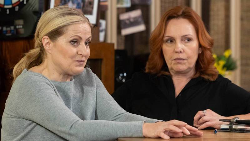 Jedna zvědavější než druhá