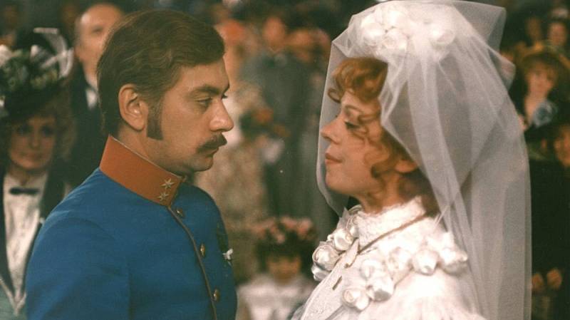 s Petrem Čepkem ve filmu Petrolejové lampy