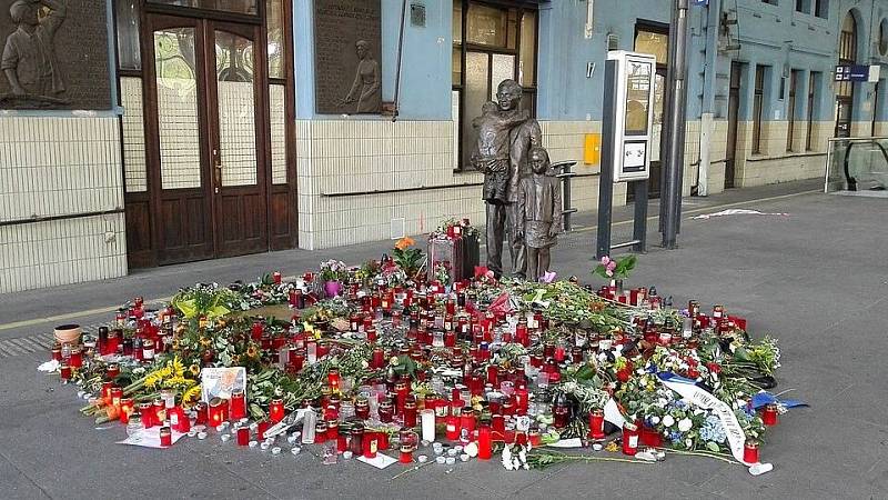 Pomník Nicholasu Wintonovi, Praha hlavní nádraží