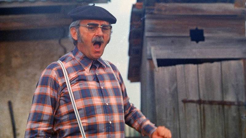 Jiří Sovák jako Evžen Huml