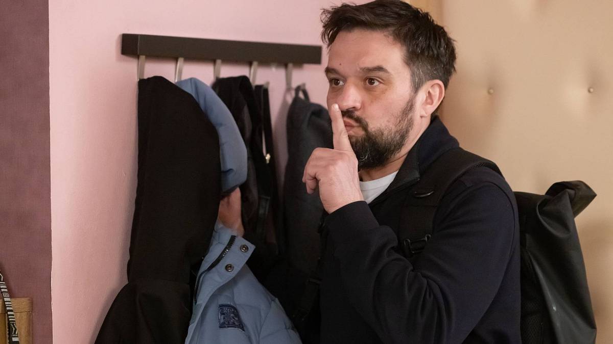 Dnes v Ulici: U Marečků se objasní záhada ztracených kopaček a Mário bude muset pochopit, že nemůže sedět na dvou židlích Dnes v Ulici: U Marečků se objasní záhada ztracených kopaček a Mário bude muset pochopit, že nemůže sedět na dvou židlích