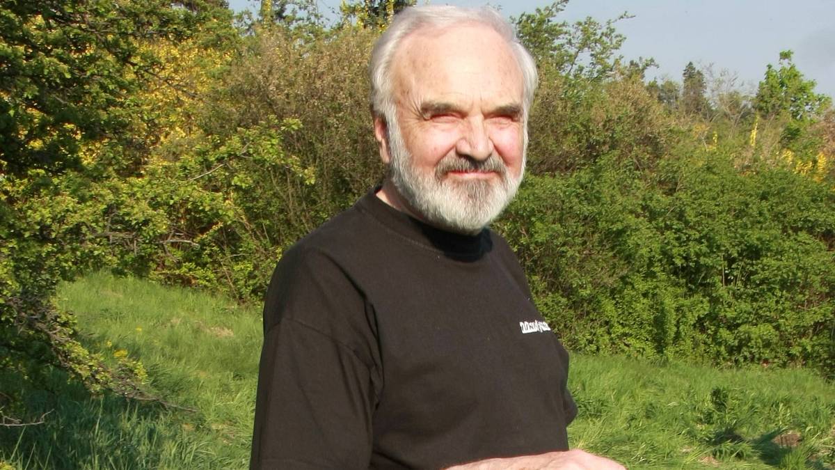 Odhalte návod na dlouhověkost podle Zdeňka Svěráka. Důstojnou obranou proti smrti je prý humor Odhalte návod na dlouhověkost podle Zdeňka Svěráka. Důstojnou obranou proti smrti je prý humor