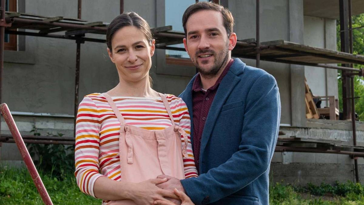 Těhotenství, dula a stres ze stavby: Nová komedie ukáže, jak to (ne)zvládnout Těhotenství, dula a stres ze stavby: Nová komedie ukáže, jak to (ne)zvládnout