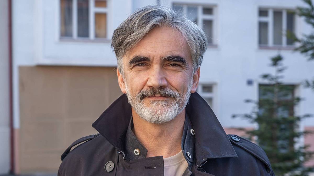 Ulice: Martin Myšička zavzpomínal na linku domácího násilí. Těhotná kolegyně zkomplikovala natáčení Ulice: Martin Myšička zavzpomínal na linku domácího násilí. Těhotná kolegyně zkomplikovala natáčení