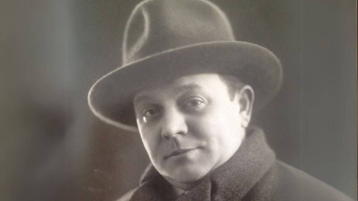 Tvrdil, že je zchudlý rytíř von Hessen a smyslem jeho života bylo bavit lidi. O jeho komediantství se vyprávěly legendy Tvrdil, že je zchudlý rytíř von Hessen a smyslem jeho života bylo bavit lidi. O jeho komediantství se vyprávěly legendy