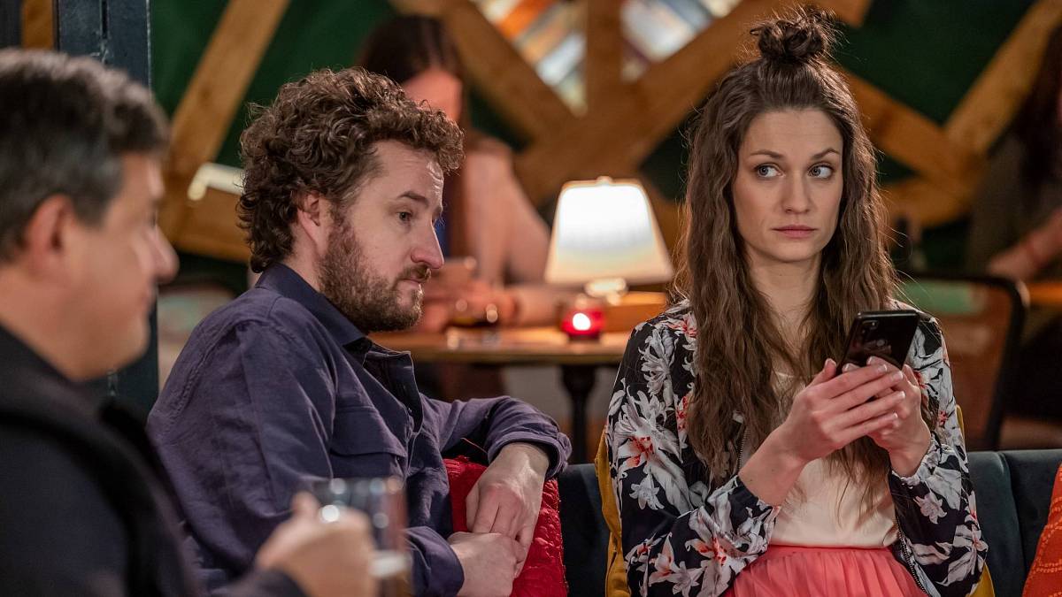 Zítra v Ulici: Ve středu napětí stoupá a dočkáme se, že tvrzení o kudle v zádech je pravdivé Zítra v Ulici: Ve středu napětí stoupá a dočkáme se, že tvrzení o kudle v zádech je pravdivé