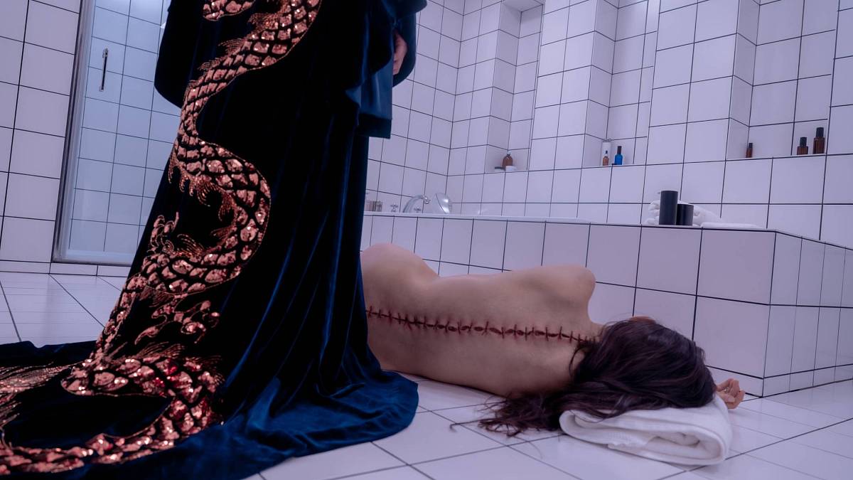 Tenhle film vás rozloží. 140 minut v kině se diváci smáli i báli a trvalo to ještě dlouho po odchodu z kina Tenhle film vás rozloží. 140 minut v kině se diváci smáli i báli a trvalo to ještě dlouho po odchodu z kina