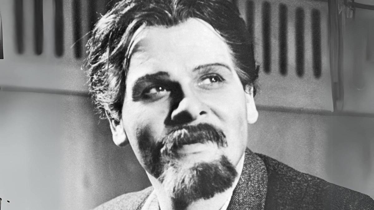 Tento herec je jednou z nejkontroverznějších postav československého filmu: Spal s tetou a s chutí donášel StB Tento herec je jednou z nejkontroverznějších postav československého filmu: Spal s tetou a s chutí donášel StB