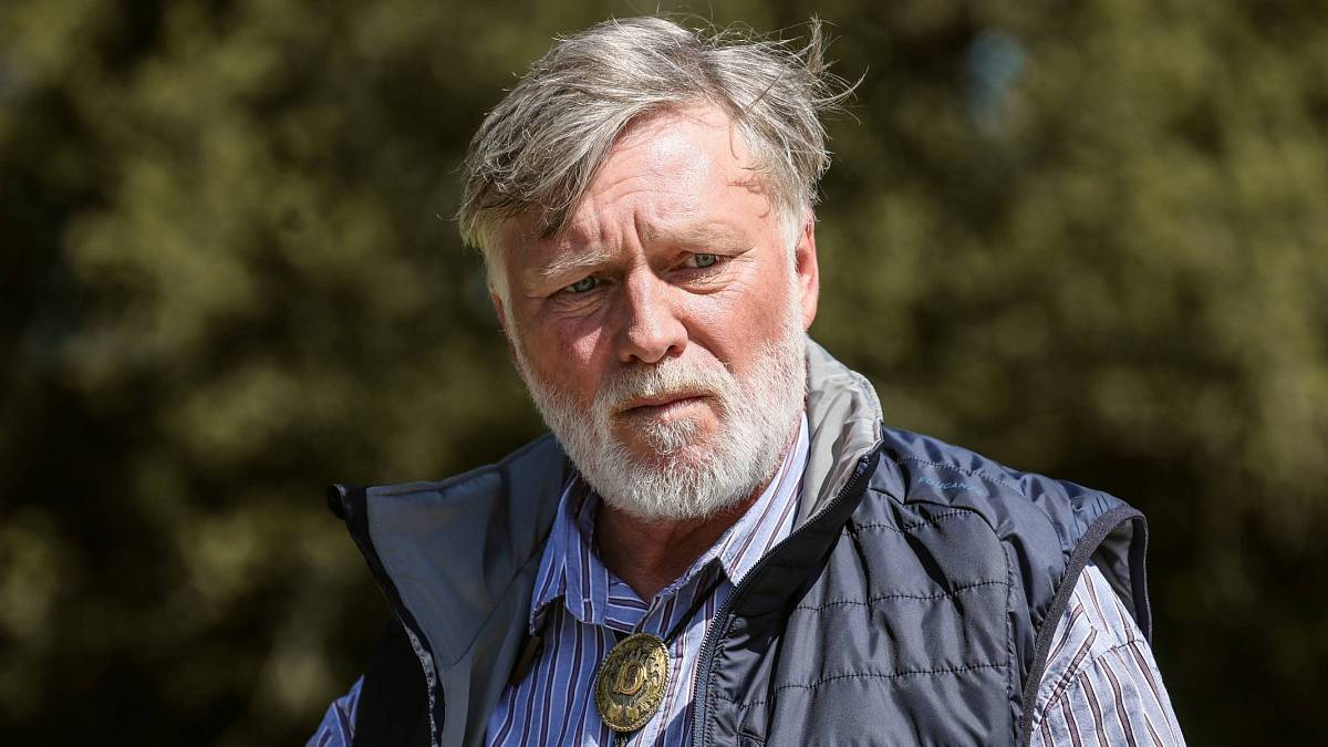 Poznali byste ho? Tenhle sympaťák si kvůli seriálové novince nechal narůst plnovous Poznali byste ho? Tenhle sympaťák si kvůli seriálové novince nechal narůst plnovous