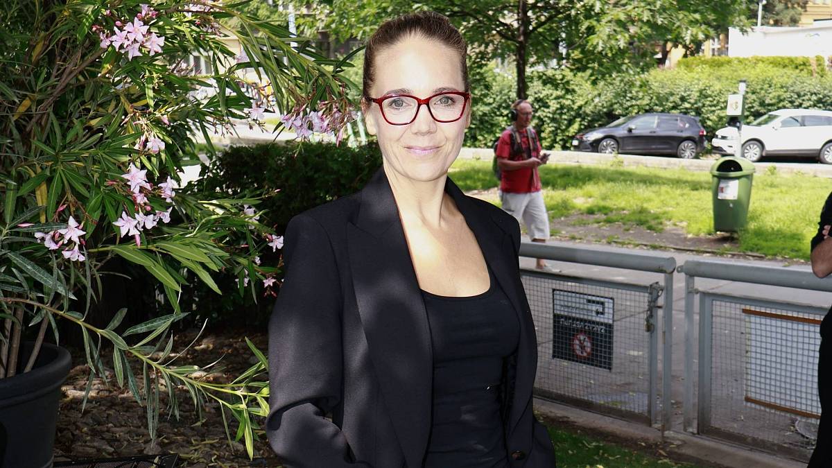 Tuto oblíbenou herečku a zpěvačku čeká náročné léto: Divadlo pod širákem a taneční tréninky s fešákem ze StarDance Tuto oblíbenou herečku a zpěvačku čeká náročné léto: Divadlo pod širákem a taneční tréninky s fešákem ze StarDance