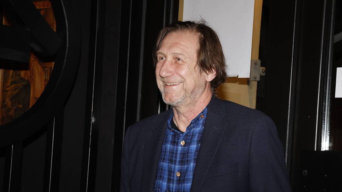 Oblíbený herec letos oslavil 60 let, zažil slávu i vězení. Vyzkoušel si i mateřskou dovolenou Oblíbený herec letos oslavil 60 let, zažil slávu i vězení. Vyzkoušel si i mateřskou dovolenou