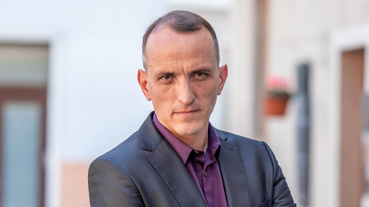 Temná ukázka z nových epizod Ulice: Tenhle křivák rozjíždí velkou akci Temná ukázka z nových epizod Ulice: Tenhle křivák rozjíždí velkou akci